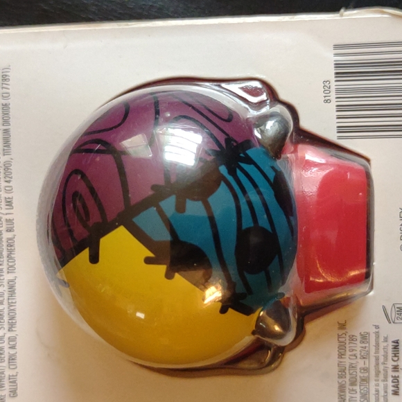 🎃🎄NWT🎃🎄 Nightmare Before Christmas Sally Lip Smacker👄 - Picture 3 of 6